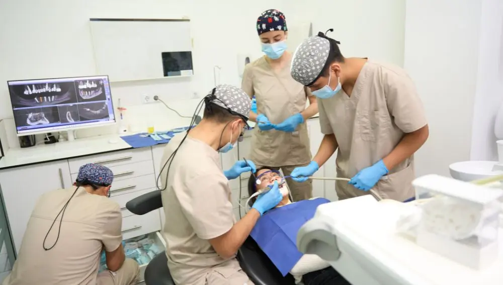 Equipo dentistas en Clinica Dental Casaus